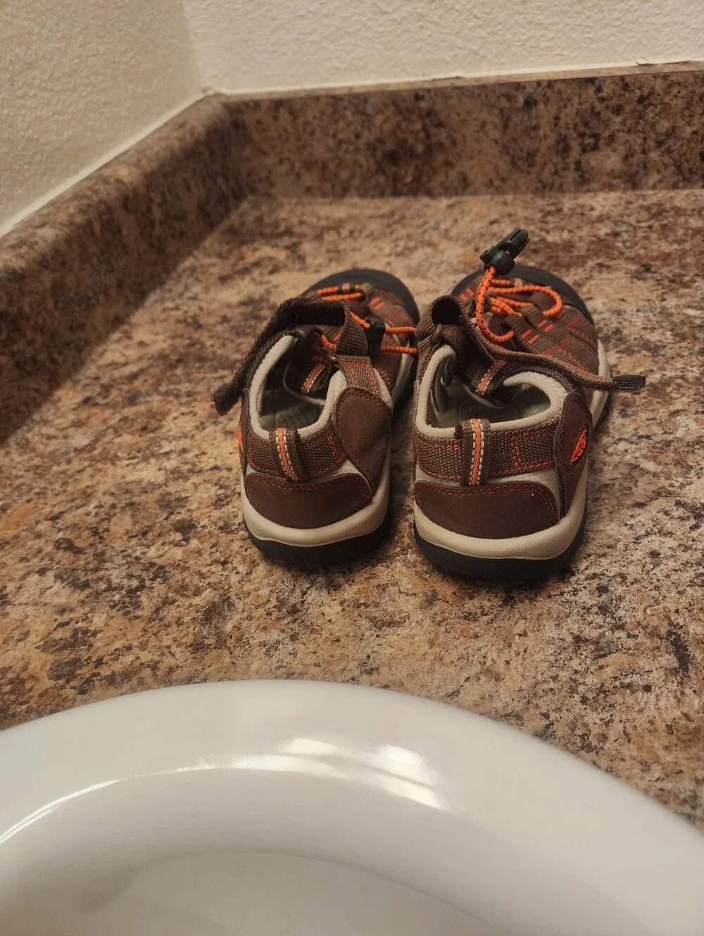 KEEN Kids Newport H2 Brown Orange Sport Hiking Sandals Size US 2 Pre-Loved